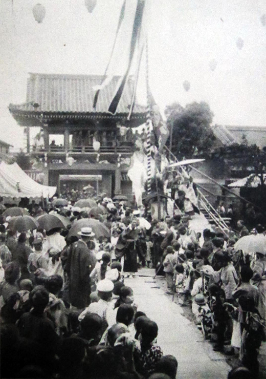 長田町別院梵鐘門